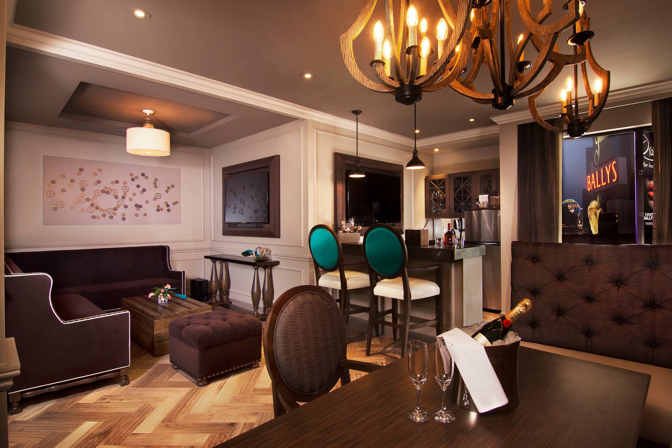 King Boulevard Suite Strip View at The Cromwell