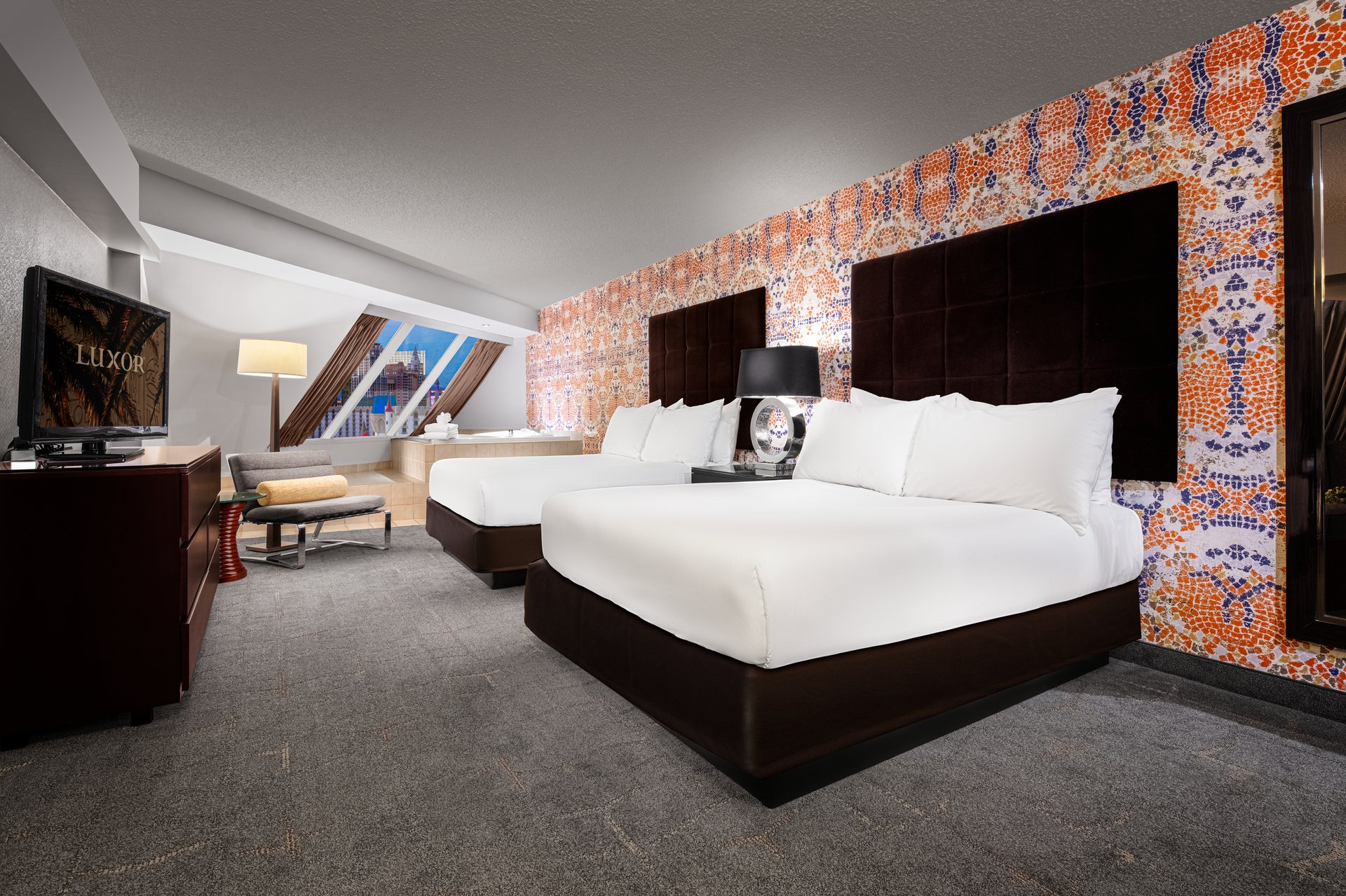 Pyramid Premier Two Queen Corner Suite — main photo