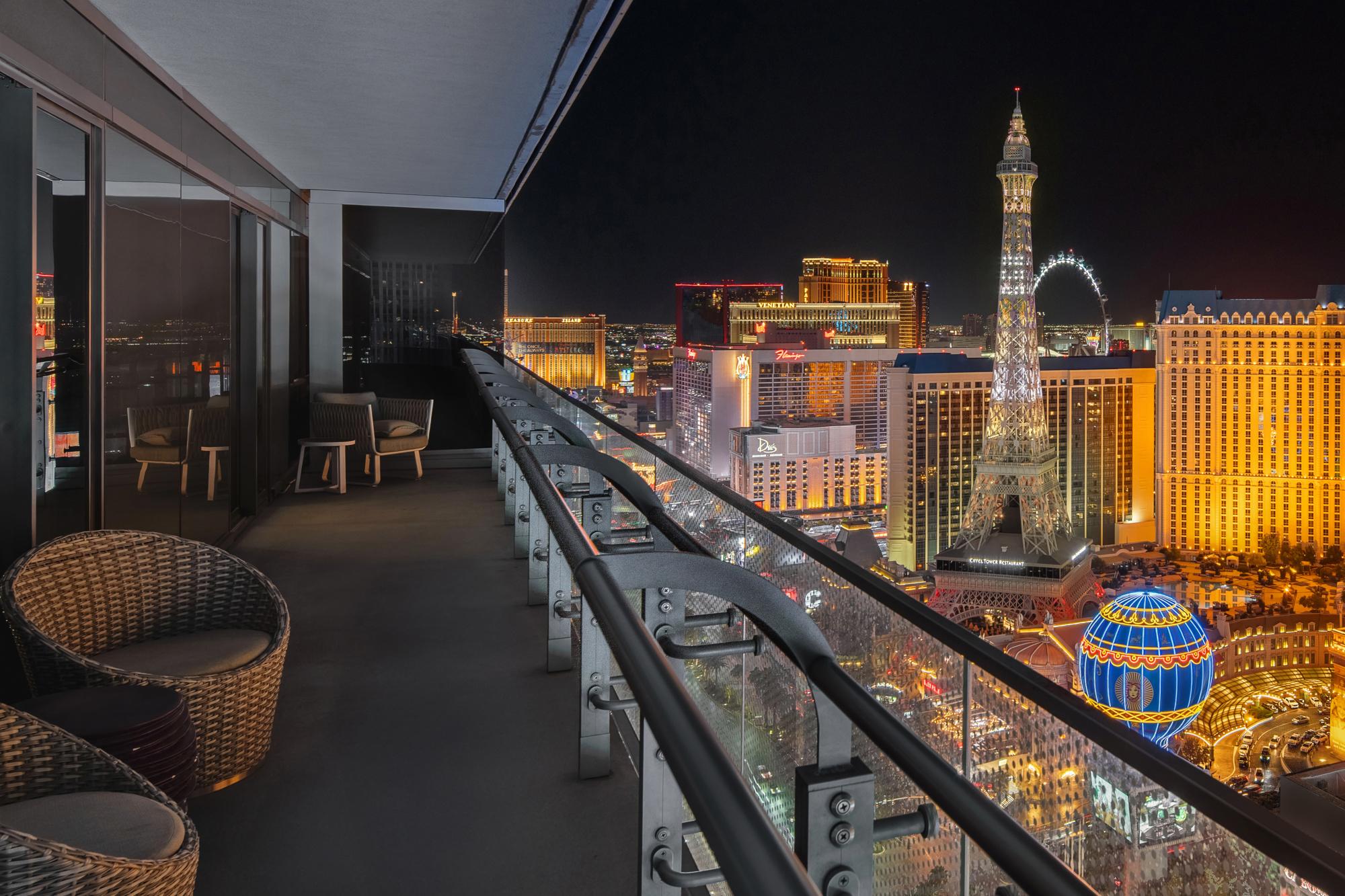 Wraparound Terrace Suite — photo 3
