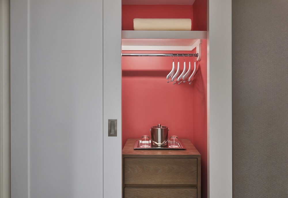 Flamingo Room, 2 Queen Beds, Garden View Non Smoking — photo 3