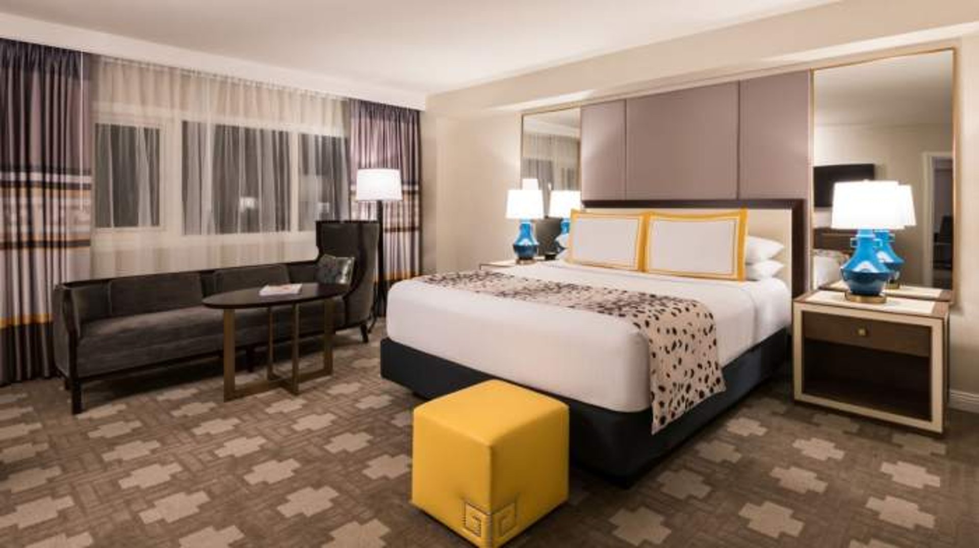 Julius Executive Suite, 1 King Bed — photo 2