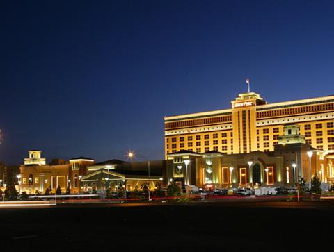 10% Off Prevailing Rate + $20 Resort Credit at South Point Hotel Casino & Spa