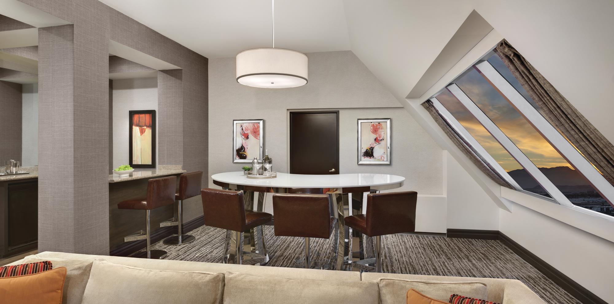 Pyramid Elite Suite — photo 2