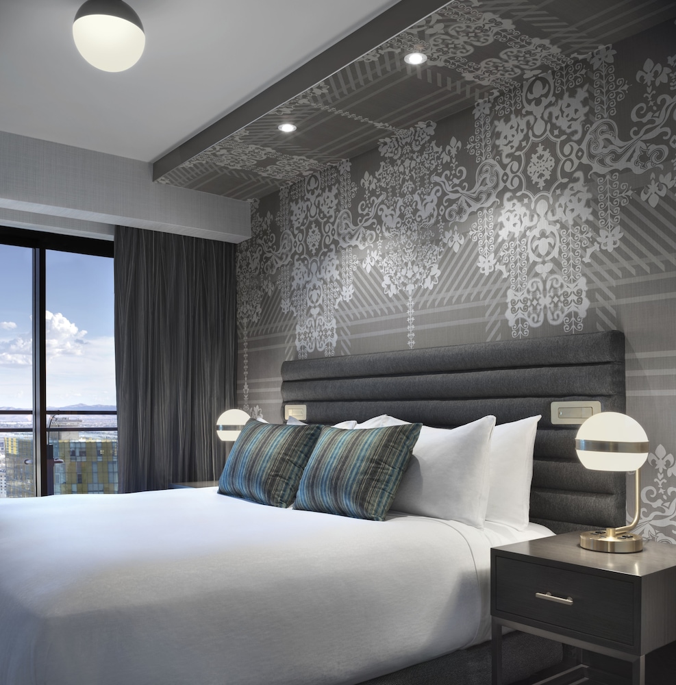 Terrace One Bedroom Suite — photo 3