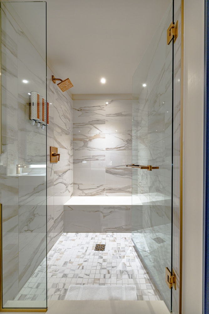 Corner Studio — photo 3