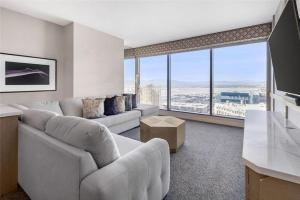 One-Bedroom Junior Suite at Suites at Elara Las Vegas Center Strip