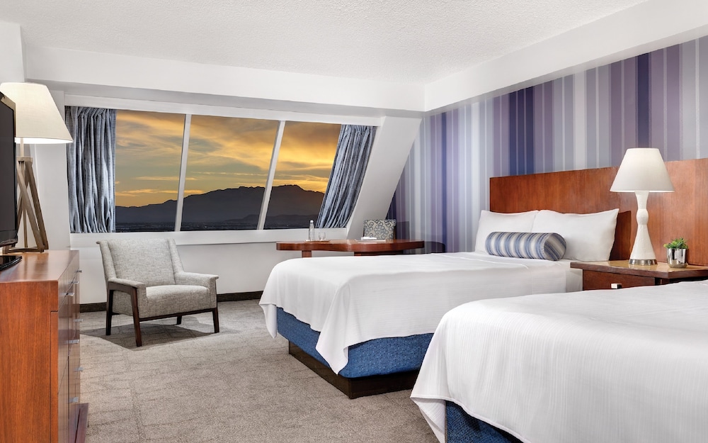 Stay Well Pyramid Two Queen Room — main photo