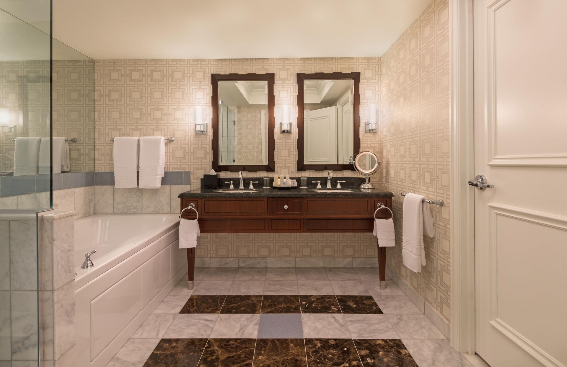 Augustus Petite Suite — photo 2