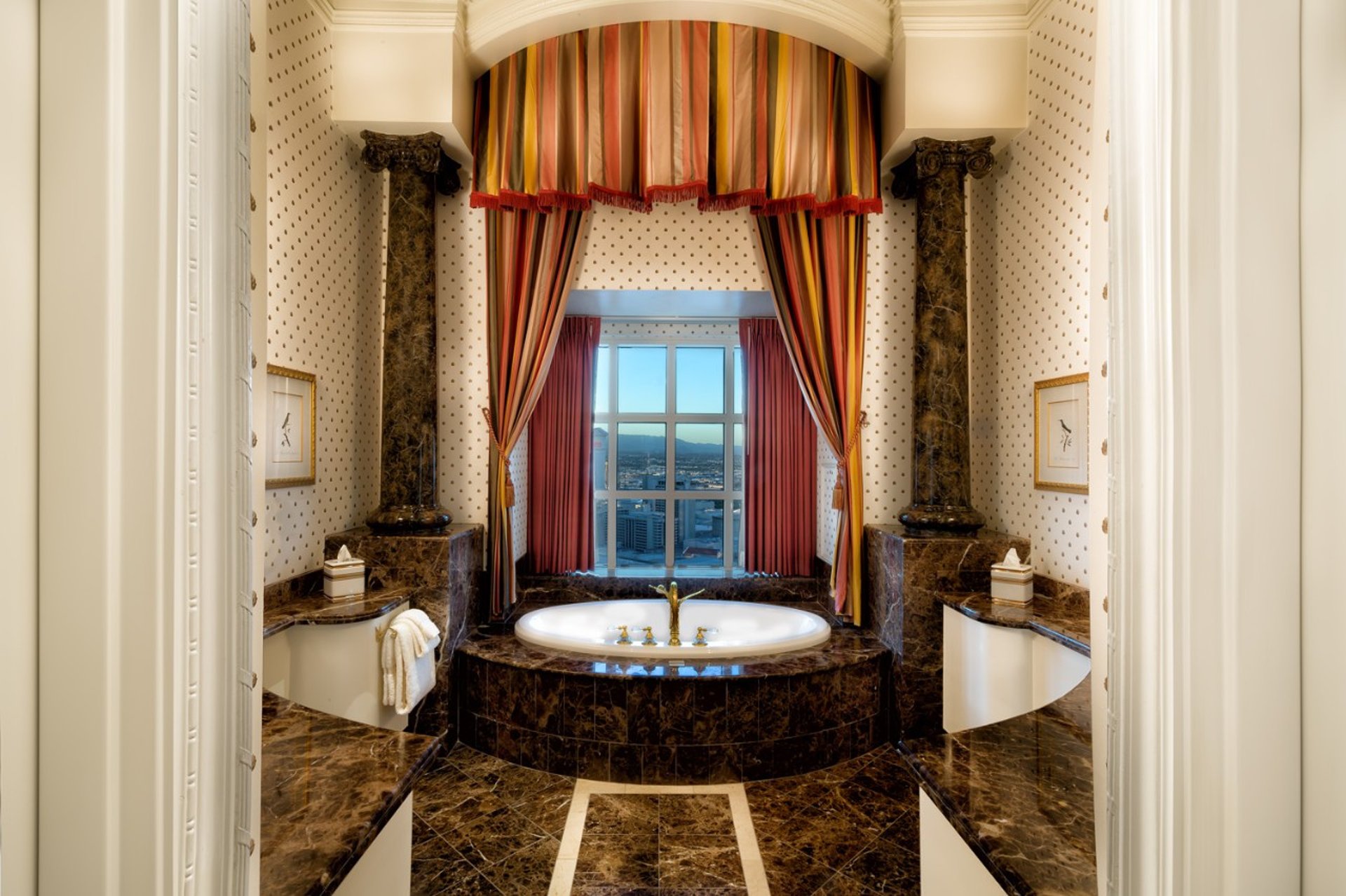 3 Bedroom Napoleon Suite with Eiffel Tower View — photo 2