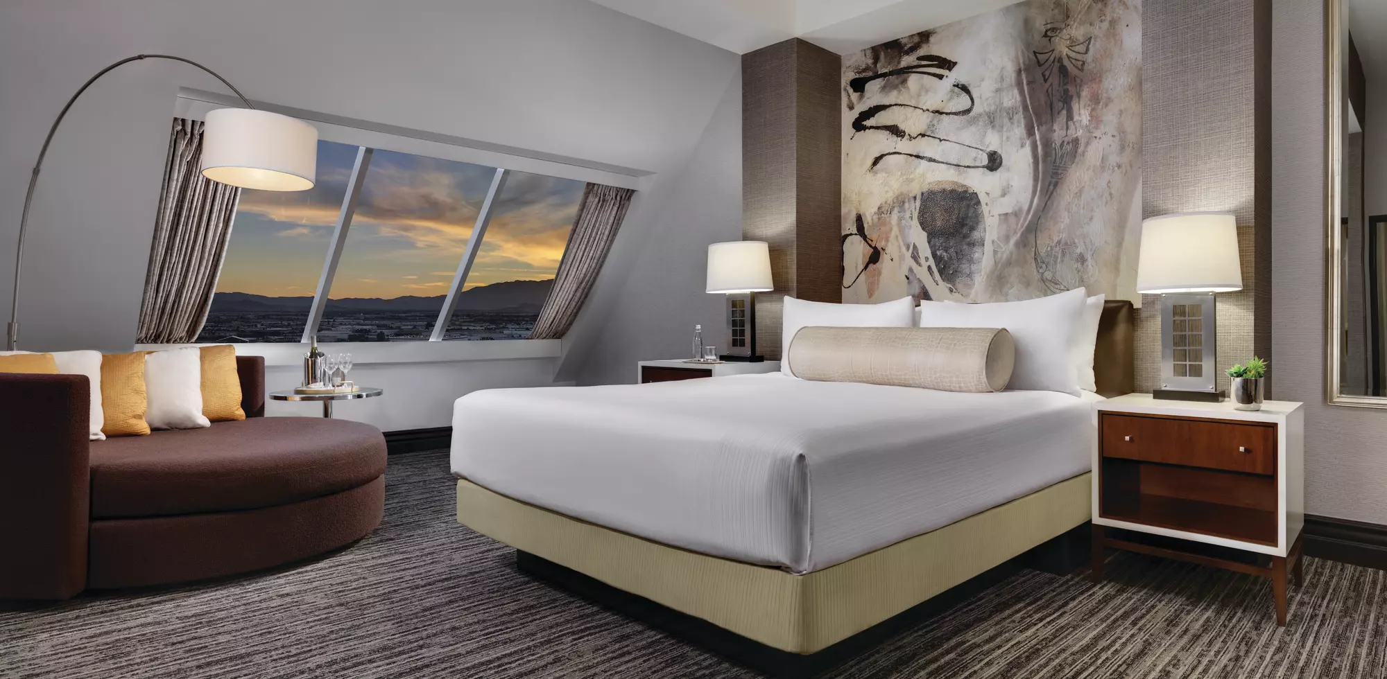 Pyramid Elite Suite — main photo