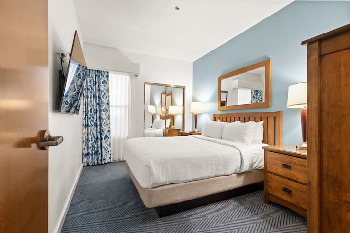 2 Bedroom 1 King 1 Queen Suite at Hilton Vacation Club Cancun Resort Las Vegas
