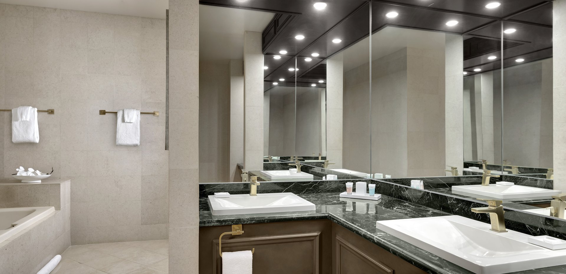 Tower Elite Two Bedroom Suite — photo 2