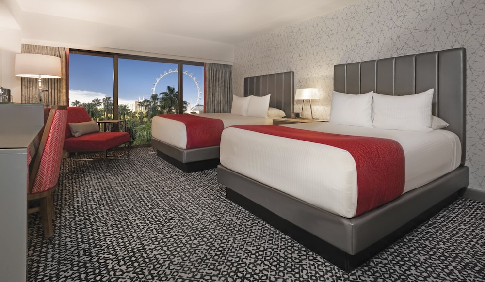 Flamingo Room, 2 Queen Beds, Garden View Non Smoking — photo 2