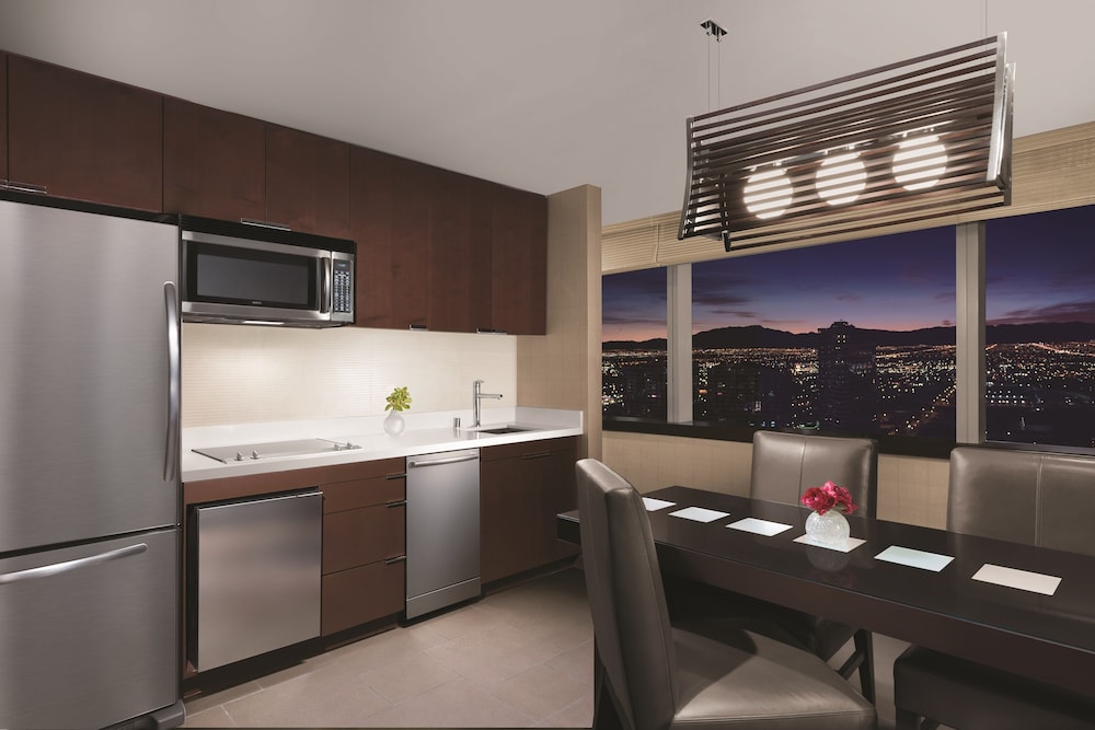 Panoramic King Suite + Studio King Suite — photo 2