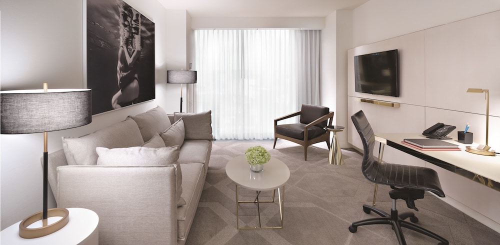 Delano King Suite — photo 2