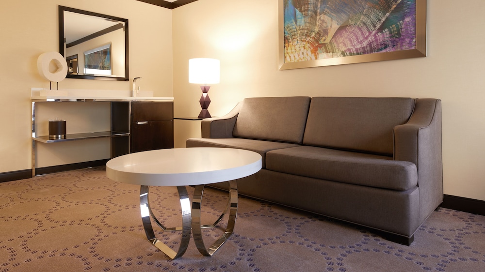 Mountain Tower Executive Suite, 1 King Bed, Non-Smoking — photo 3