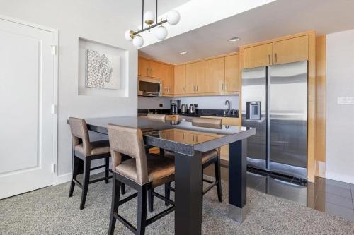 One-Bedroom Suite with Kitchen at Suites at Elara Las Vegas Center Strip