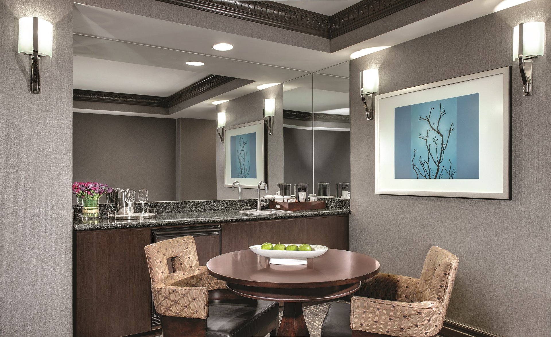 Tower One Bedroom Suite — photo 3