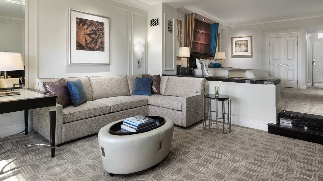 Luxury King Suite — photo 2