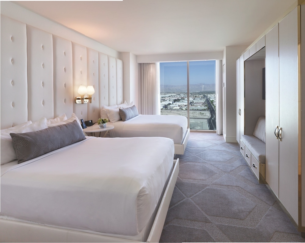 Delano Two Bedroom Suite — photo 3