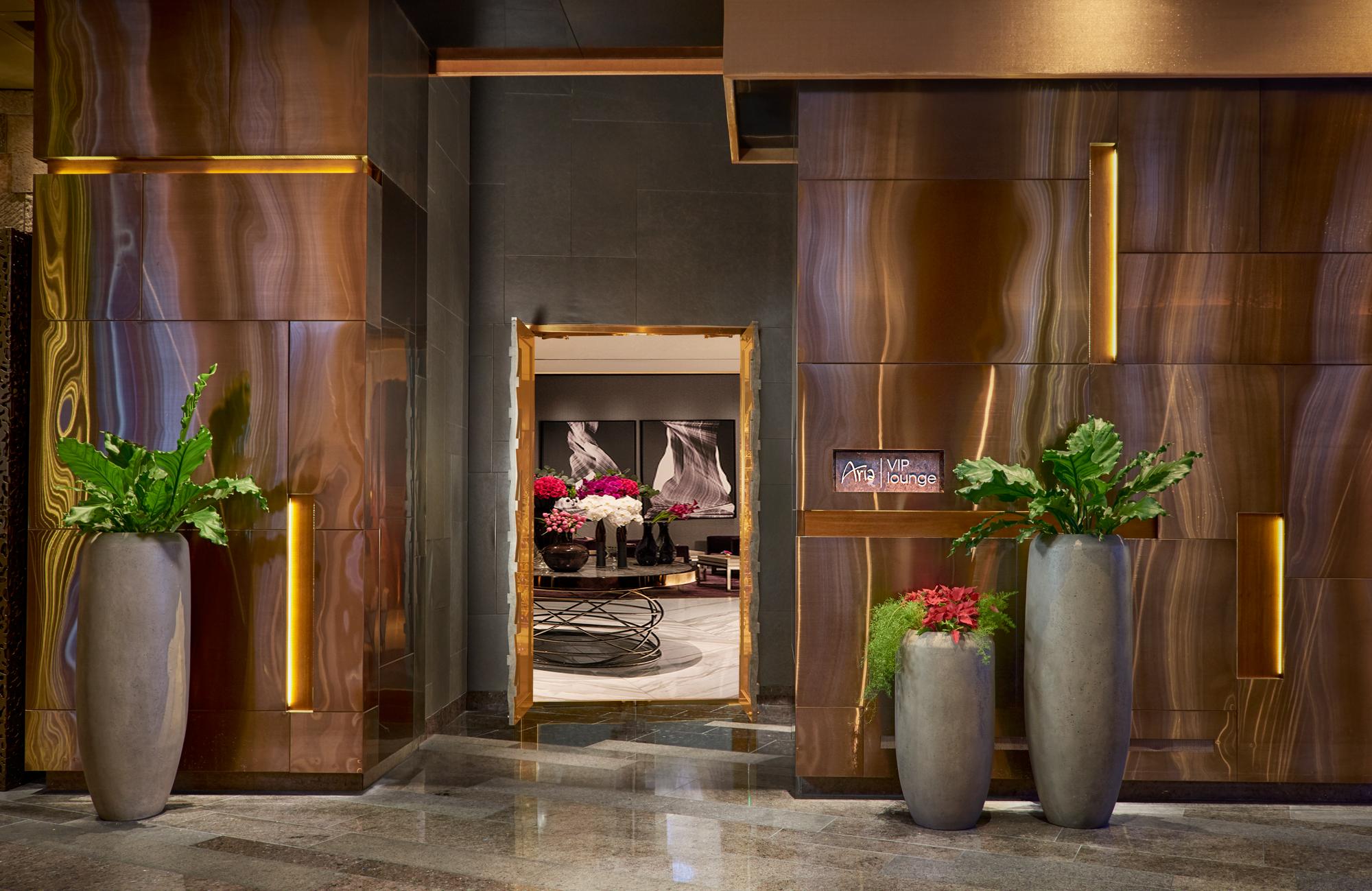 Executive Hospitality Tower Suite — photo 3