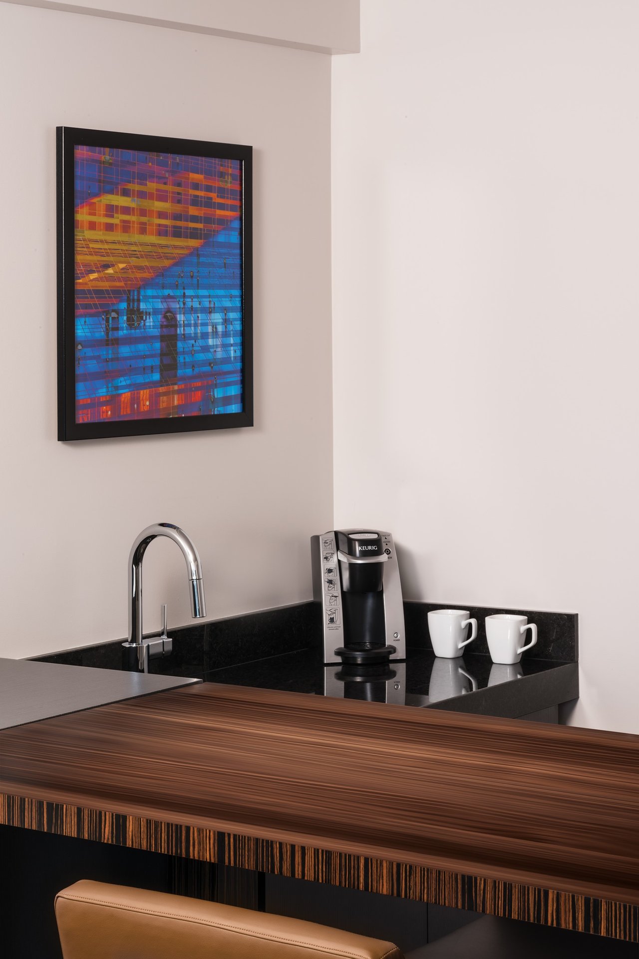 District 3 King Suite — photo 3